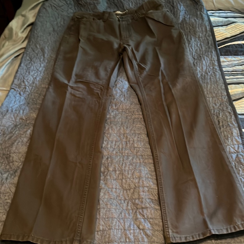 Men’s black Eddie Bauer denims. Straight fit - 36 x 34. Great shape!